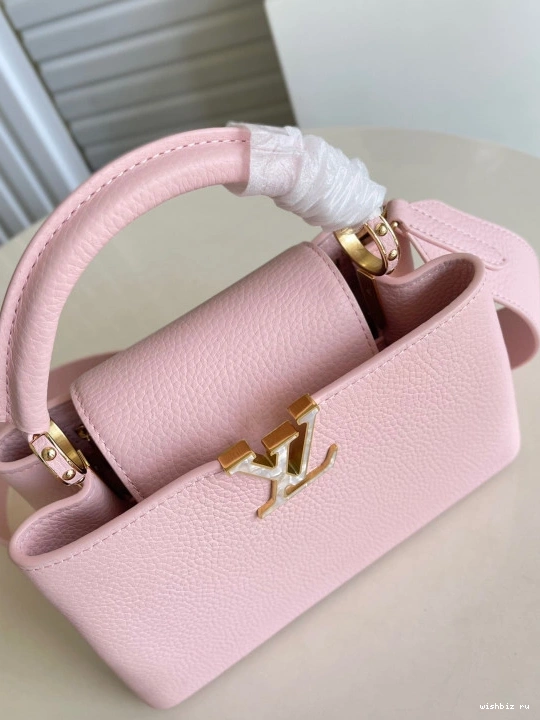 WIS CAPUCINES VUITTON LOUIS BB 1022